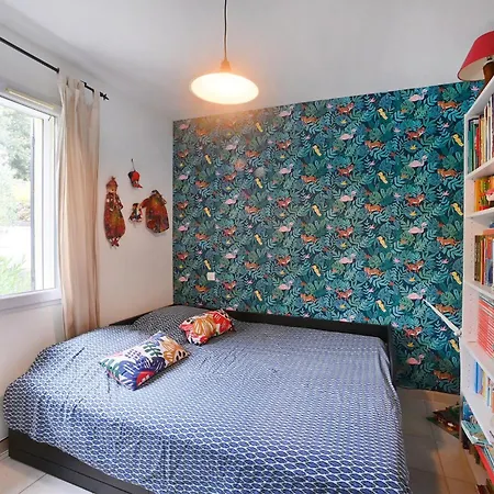 Amazing In Du Gard Holiday home Rochefort-du-Gard